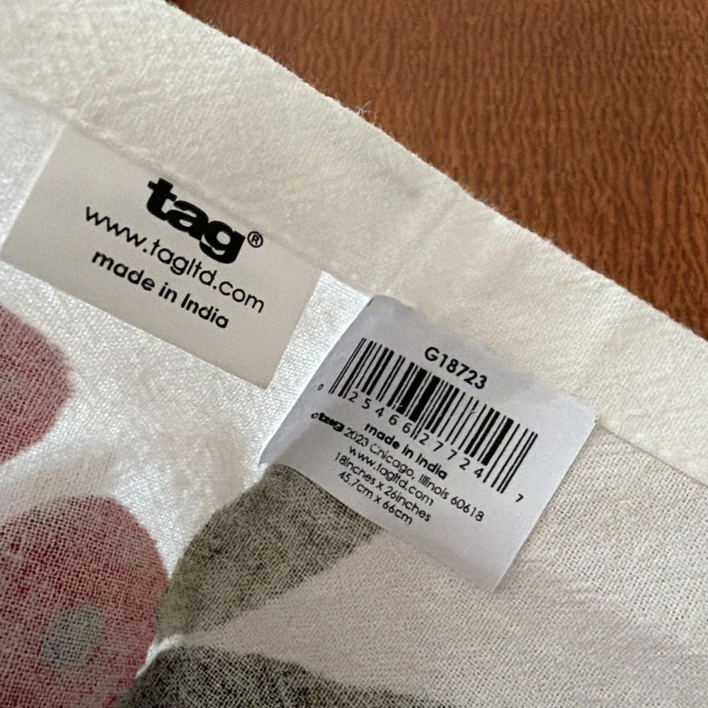 Set Of 2 New Kitchen Tea Towels Red Cherry Holly Berries Cotton 26x18 Christmas